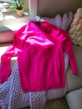Hudson's Bay 100% Cashmere Crewneck Sweater